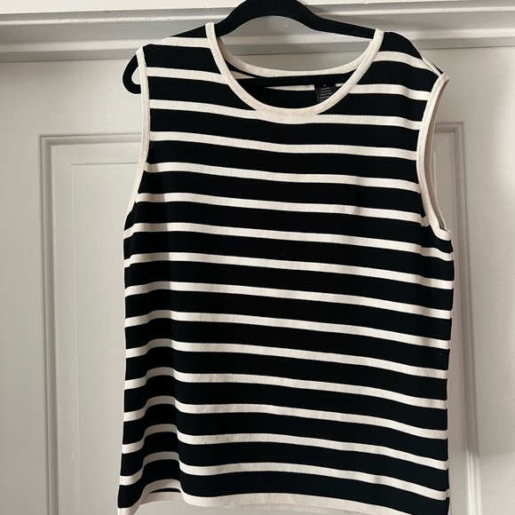 Black and White Stripe Knit Top - Picture 2 of 2
